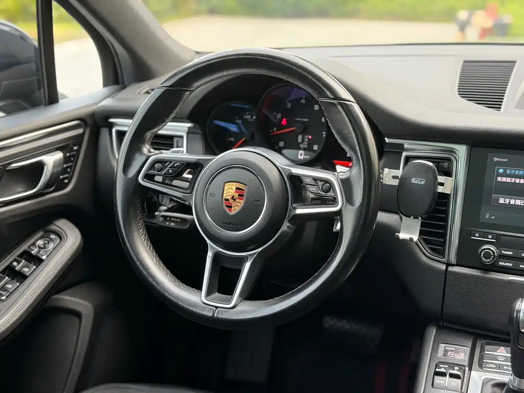 Porsche Macan 2018 — фото 8