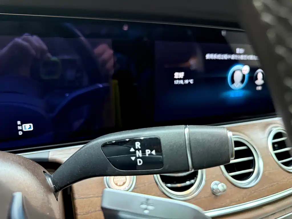Mercedes-Benz E-Class 2023 — фото 30