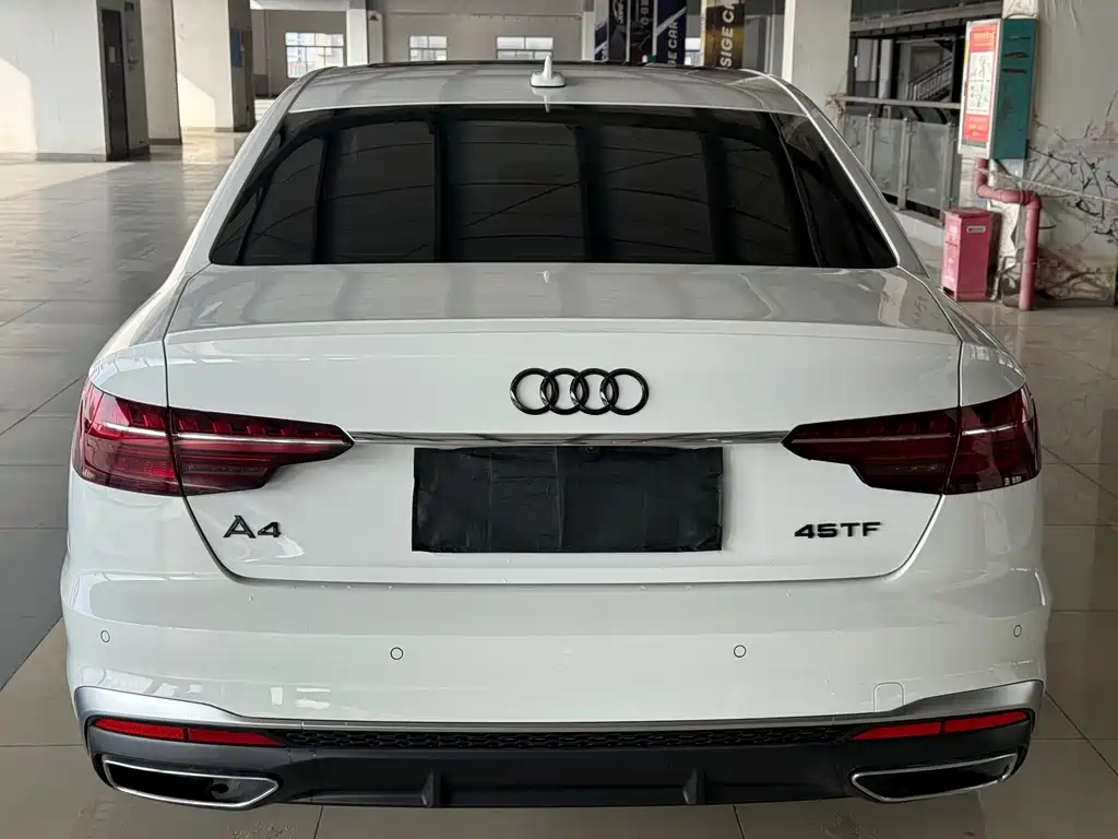 Audi A4L 2021 — фото 4
