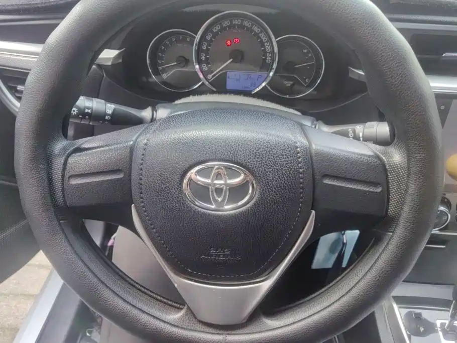 Toyota Corolla 2016 — фото 15