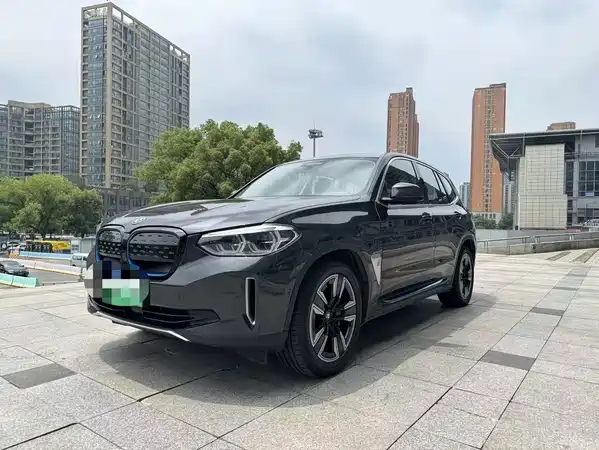 BMW iX3 2021