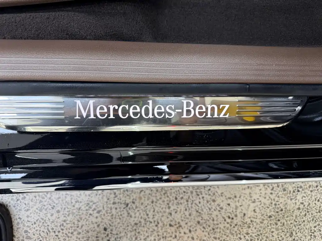 Mercedes-Benz E-Class 2023 — фото 16