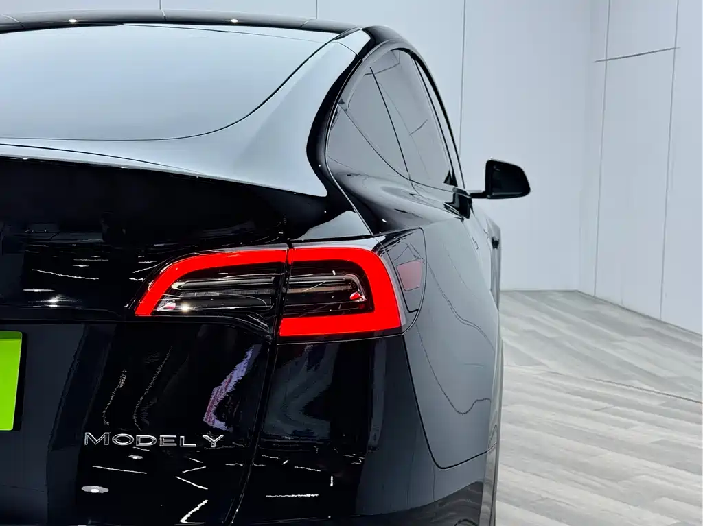 Tesla Model Y 2021 — фото 26