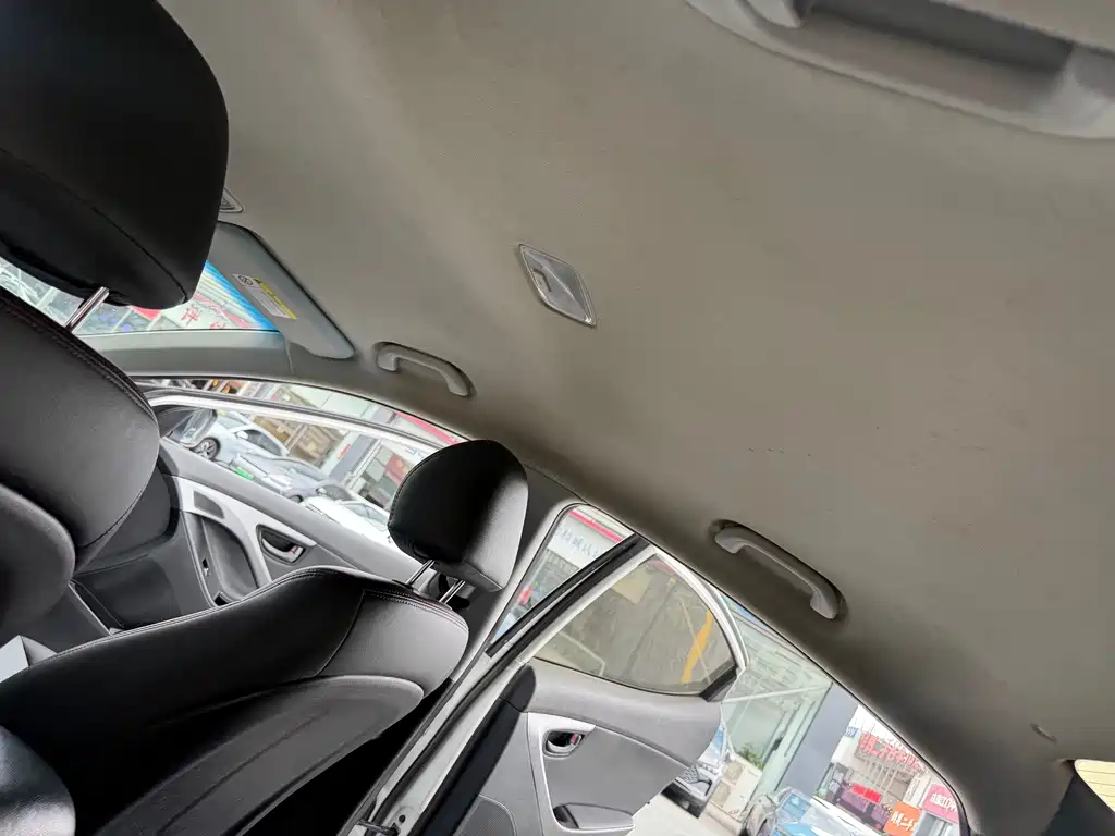 Hyundai Elantra Langdong 2017 — фото 23