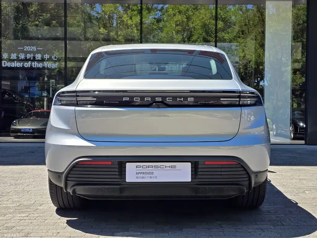 Porsche Macan EV 2025 — фото 4