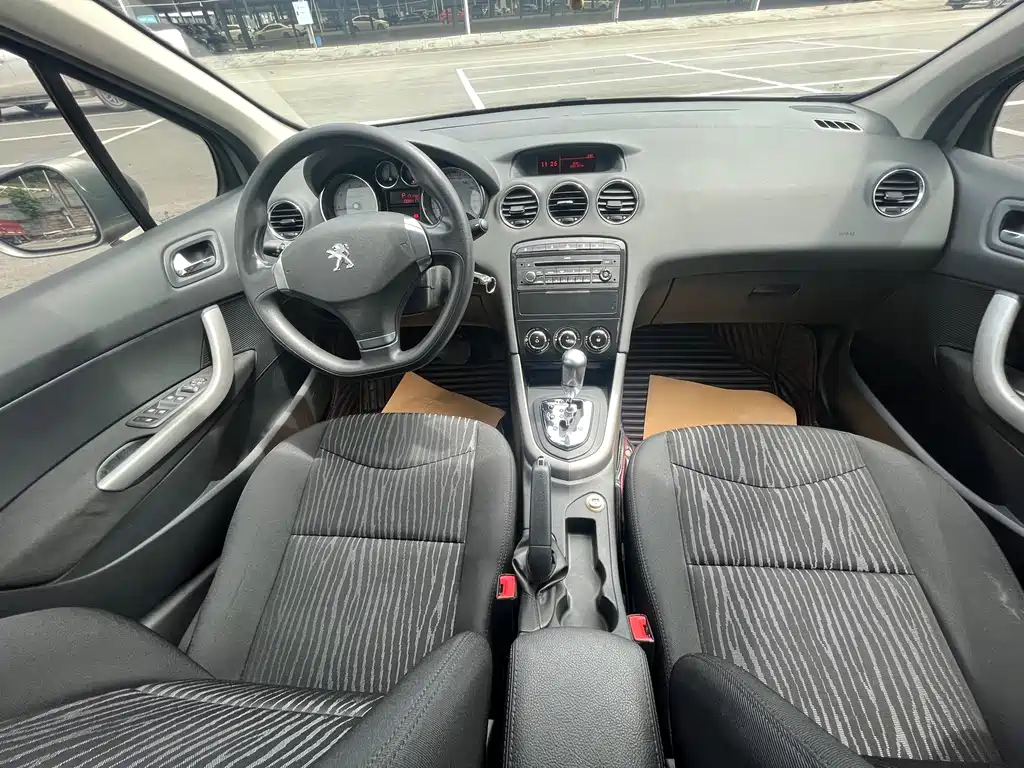 Peugeot 408 2014 — фото 14