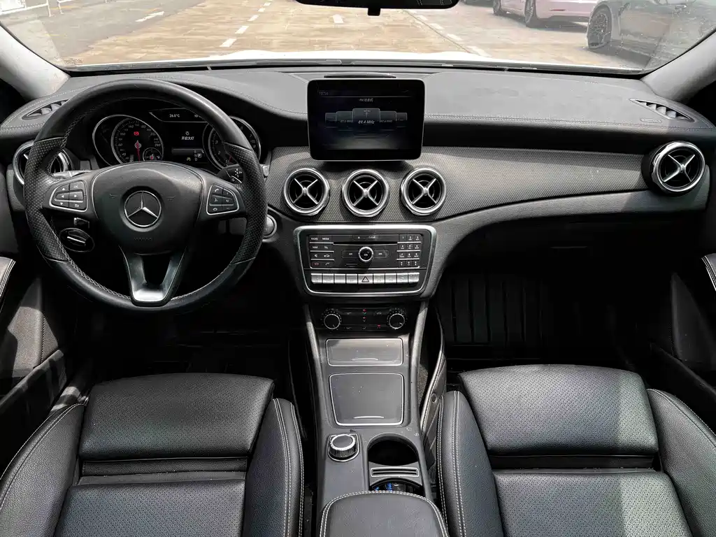 Mercedes-Benz GLA 2017 — фото 11