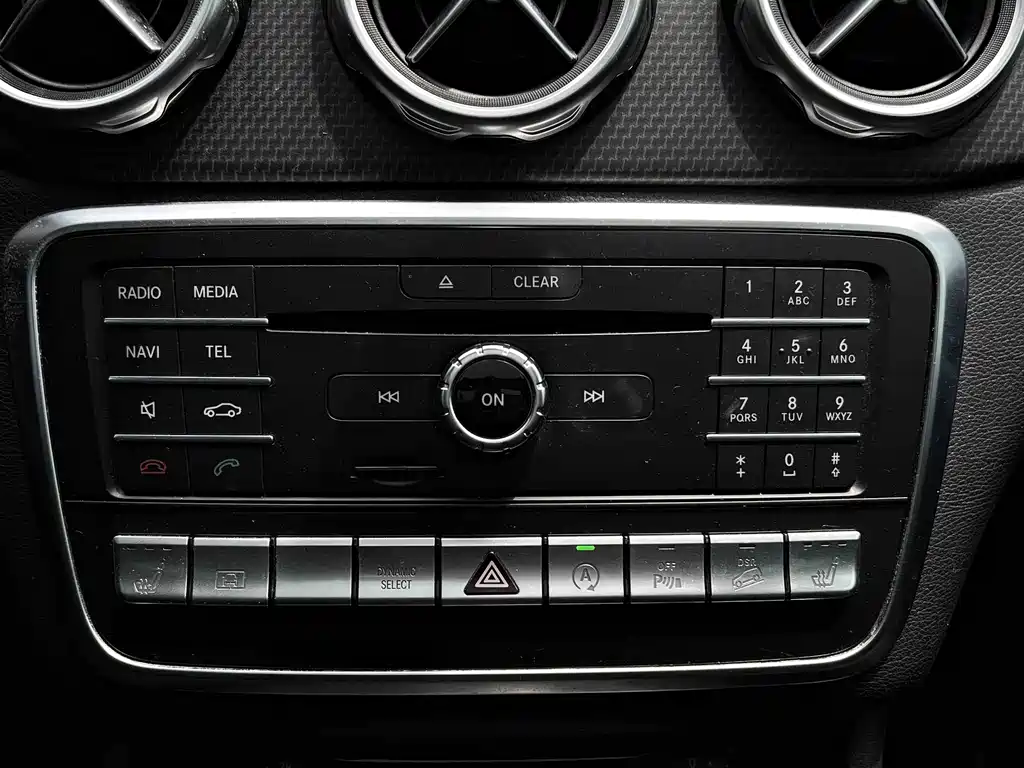 Mercedes-Benz GLA 2017 — фото 15