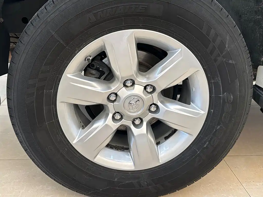 Toyota Prado 2017 — фото 15