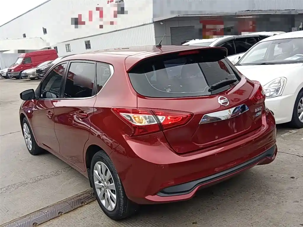 Nissan Tiida 2016 — фото 5