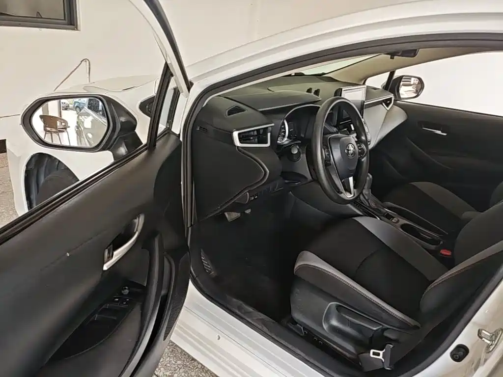 Toyota Corolla 2023 — фото 16