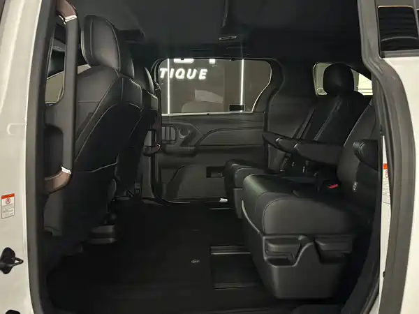 Toyota Granvia 2025