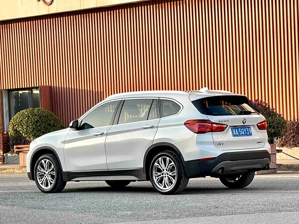 BMW X1 2019 — фото 5