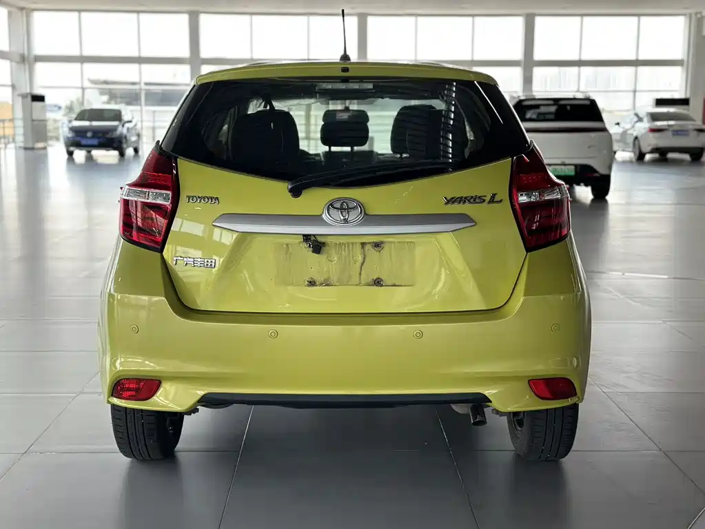 Toyota Yaris L 2019 — фото 6