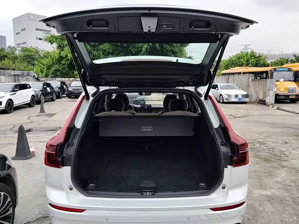 Volvo XC60 2025 — фото 19