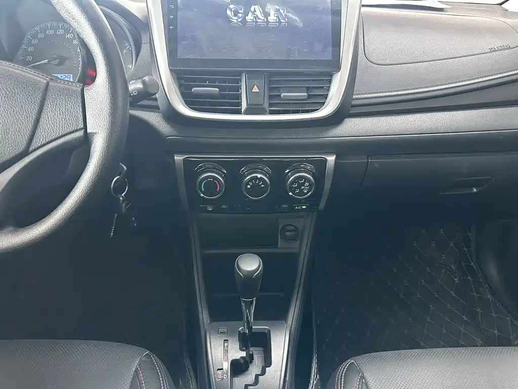 Toyota Yaris L 2019 — фото 13