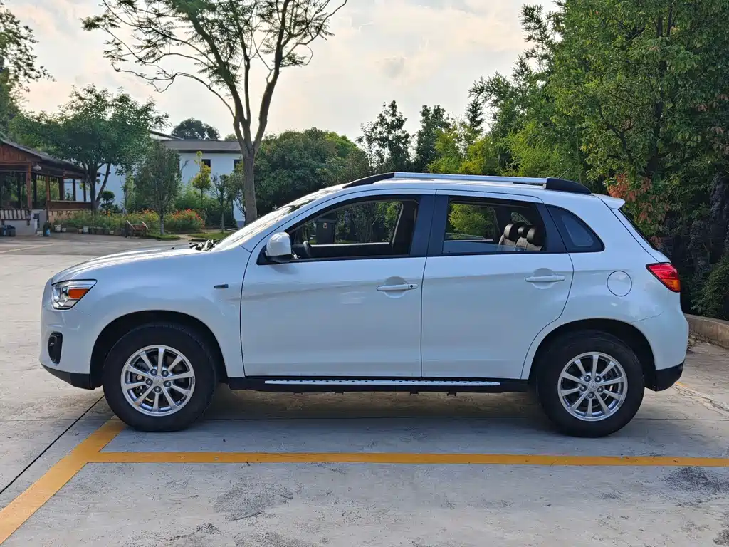 Mitsubishi Jinxuan ASX 2015 — фото 8