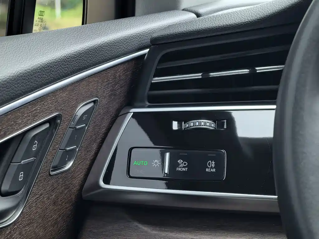 Audi Q7 2024 — фото 19