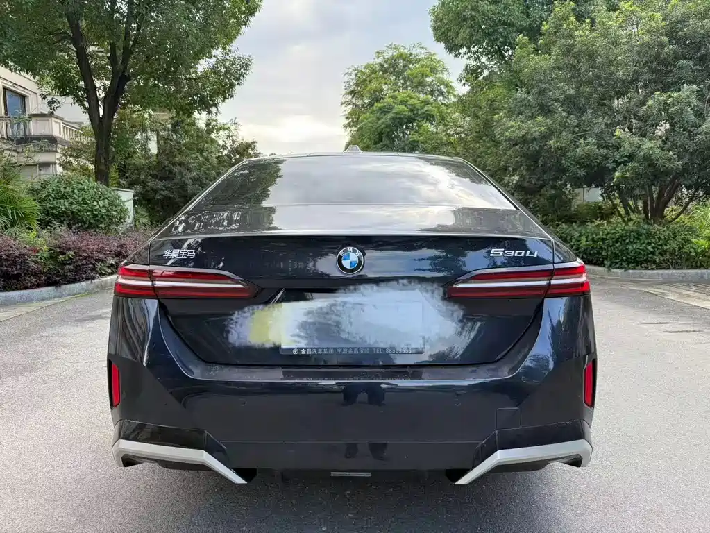 BMW 5 Series 2024