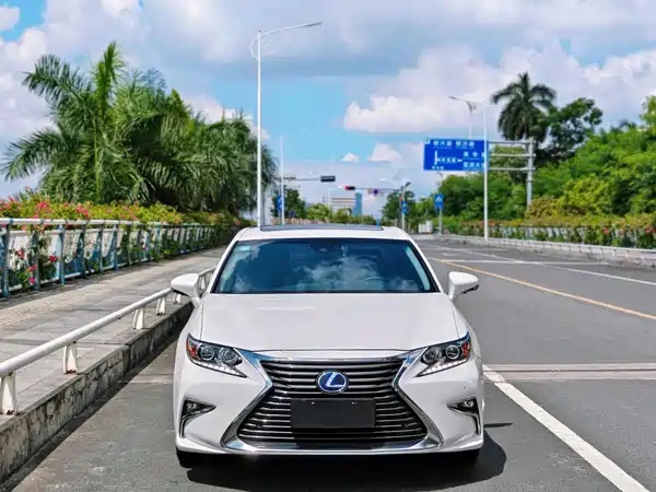 Lexus ES 2017