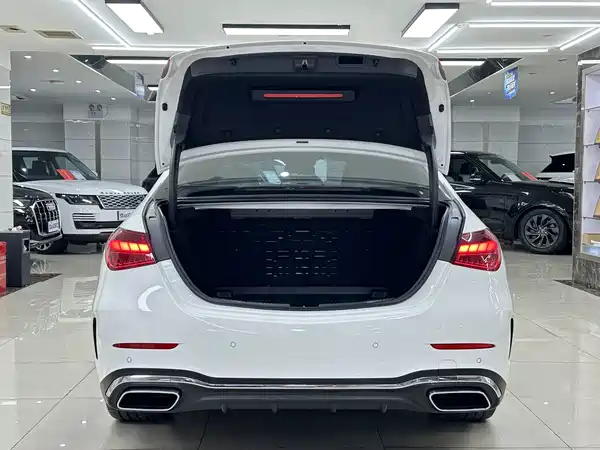 Mercedes-Benz C-Class 2024
