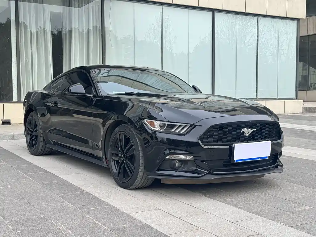 Ford Mustang 2019 — фото 3