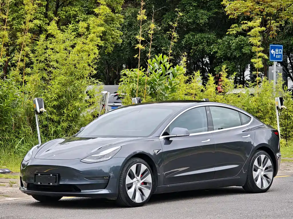 Tesla Model 3 2019 — фото 1