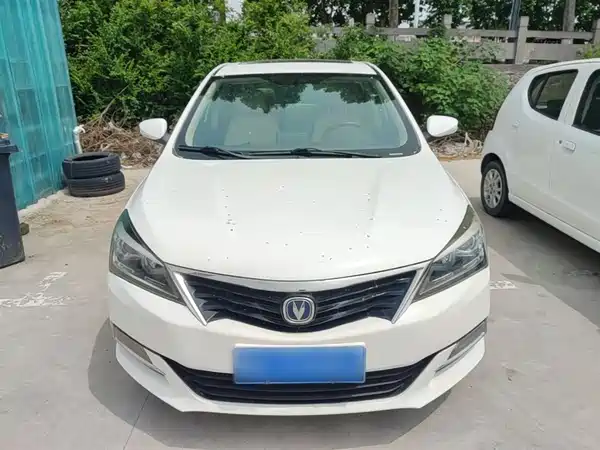 Changan Yuexiang V7 2015