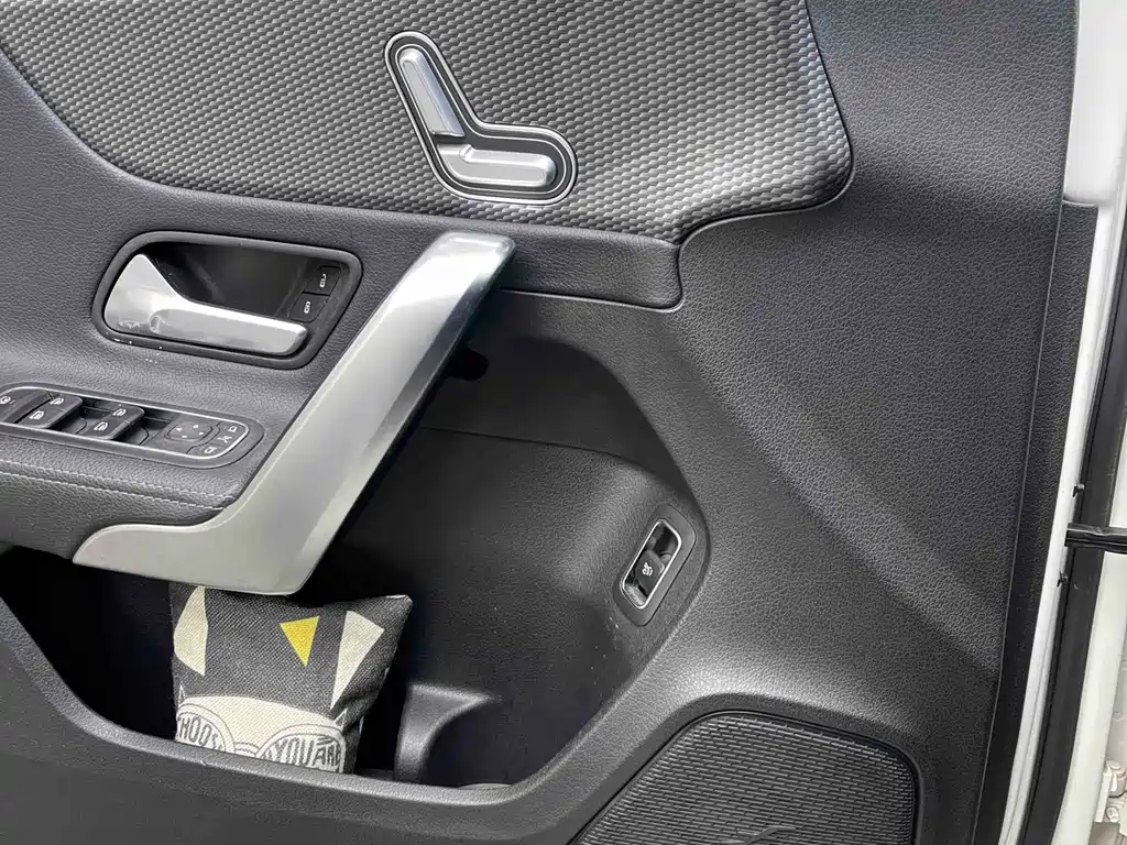 Mercedes-Benz A-Class 2019 — фото 8