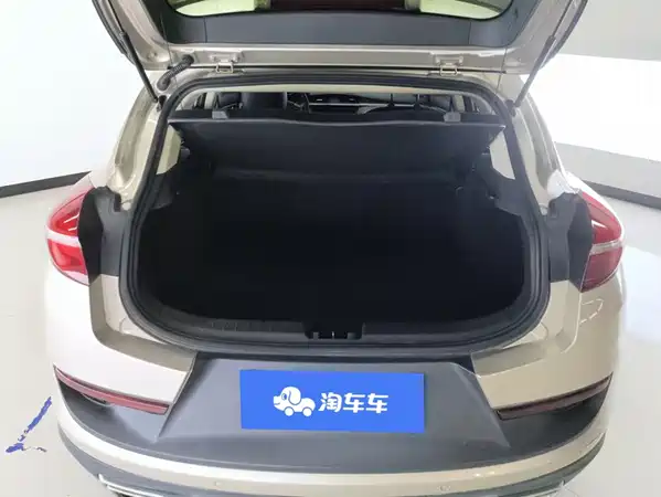 Geely Emgrand GS 2019