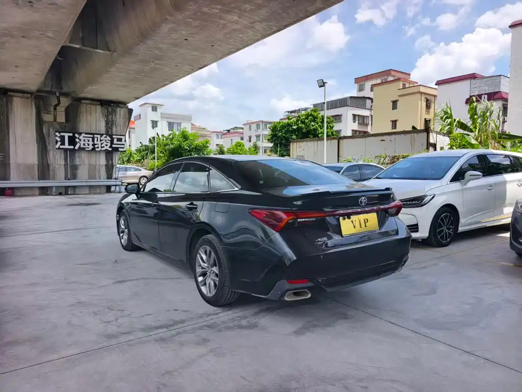 Toyota Avalon 2019 — фото 12