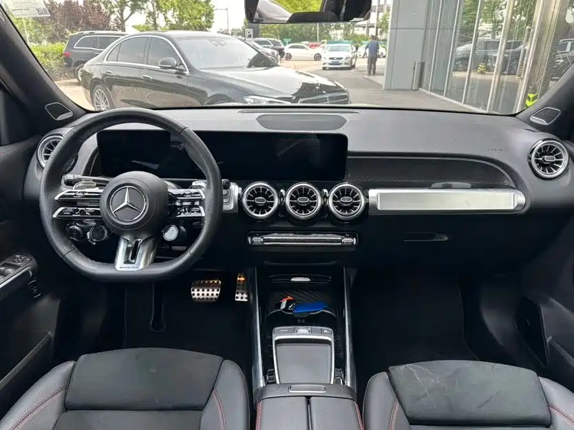 Mercedes-Benz GLB AMG 2025 — фото 7