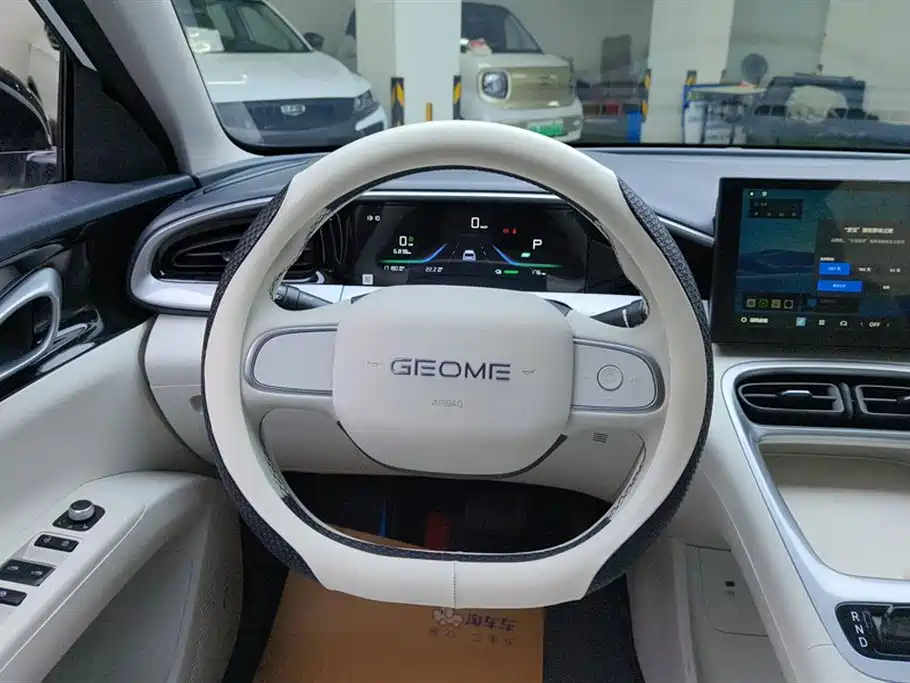 Geely Galaxy Starwish 2025 — фото 15