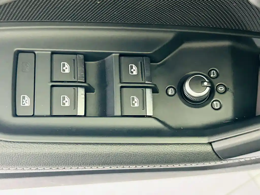 Audi A3 2023 — фото 18