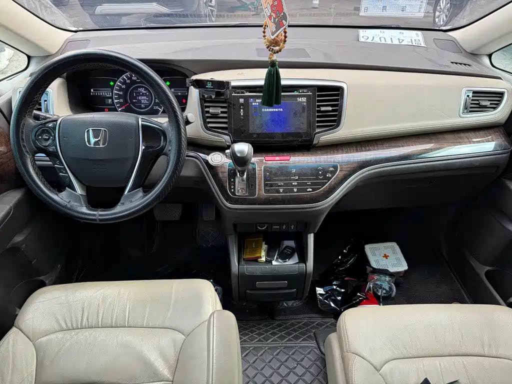 Honda Odyssey 2017 — фото 9