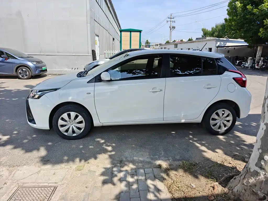 Toyota Yaris L 2020