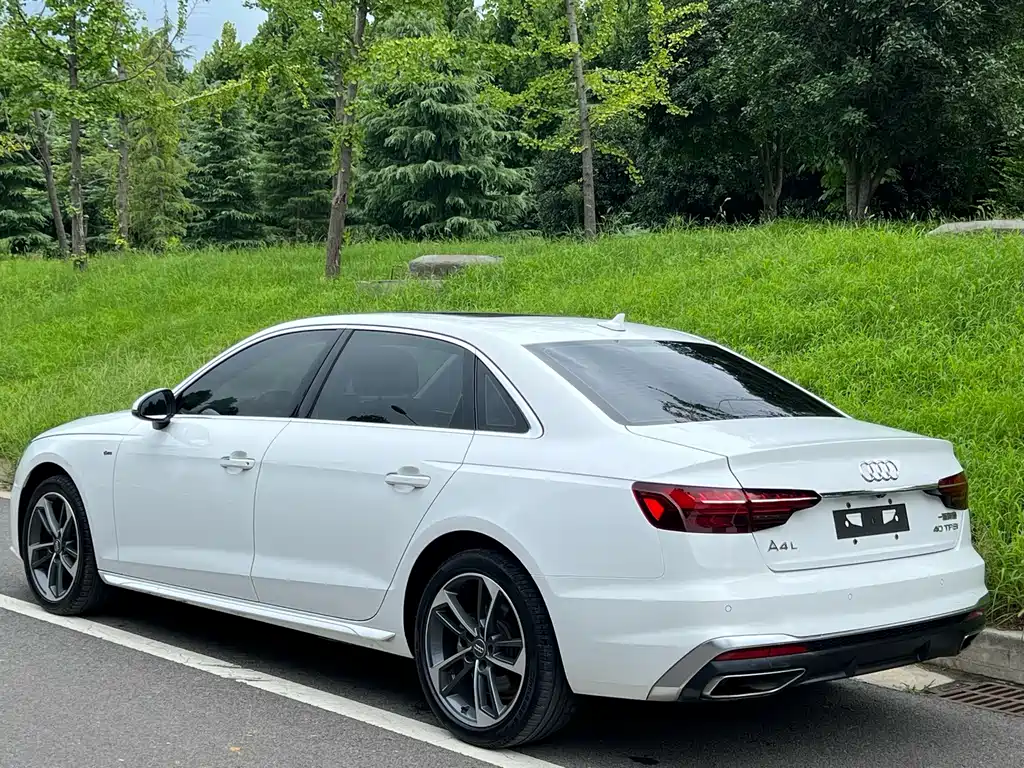 Audi A4L 2021 — фото 9