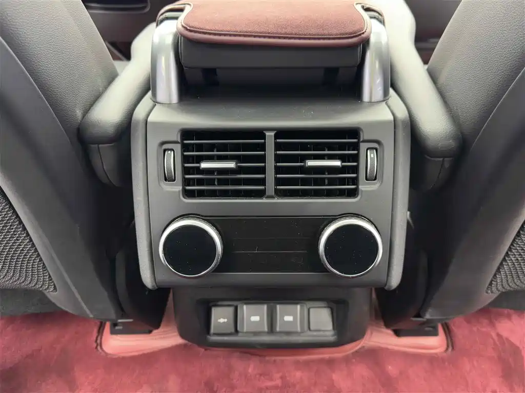 Land Rover Discovery 2024 — фото 11