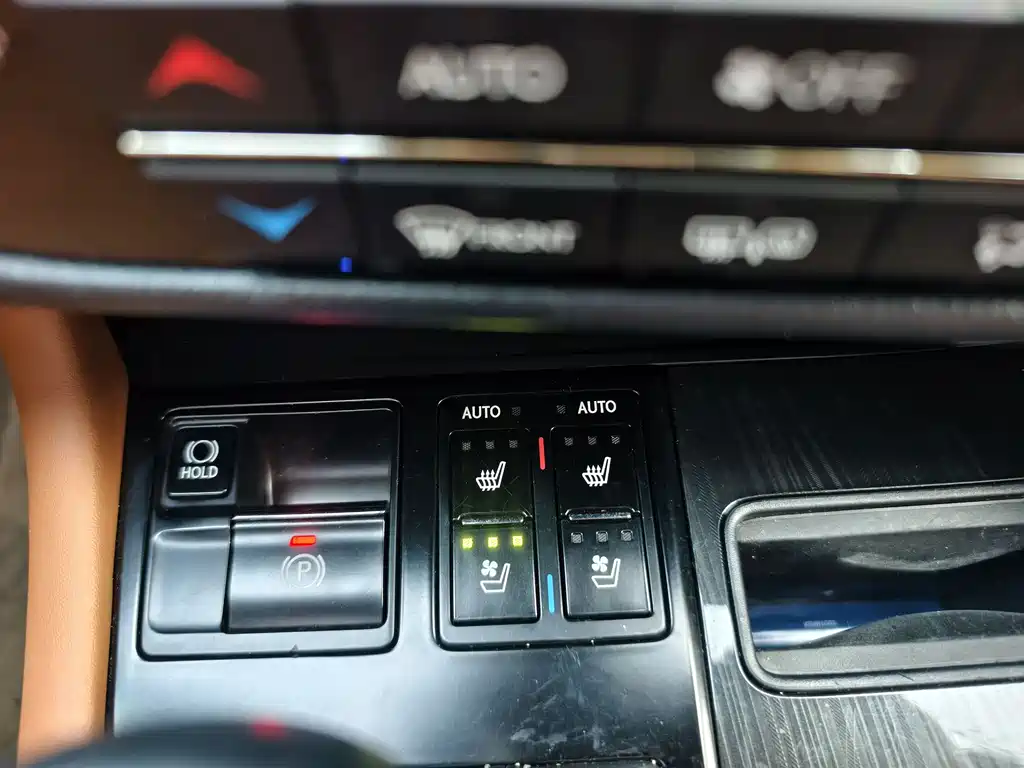 Lexus RX 2020 — фото 15