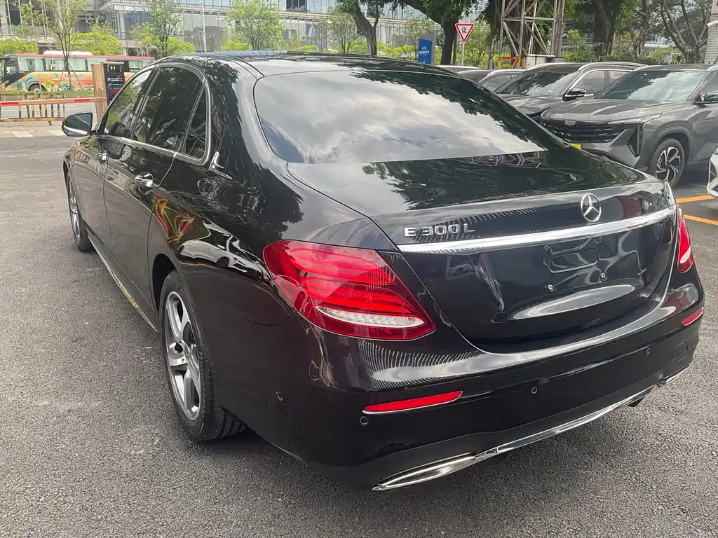 Mercedes-Benz E-Class 2019 — фото 6