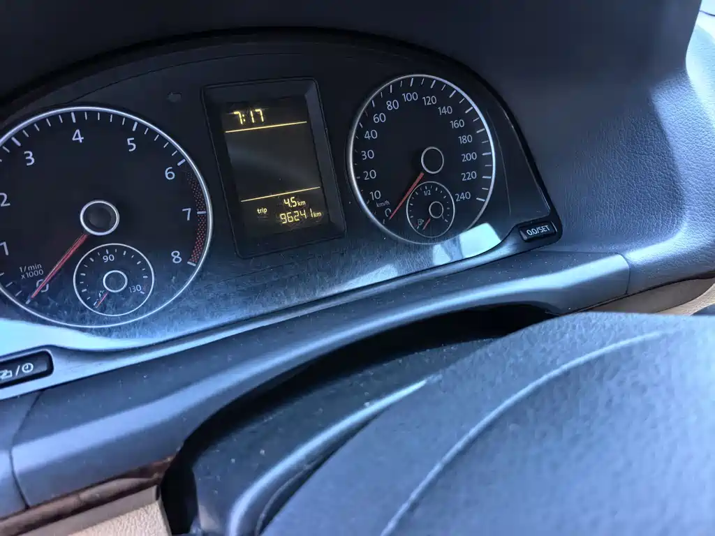 Volkswagen Touran 2015 — фото 26