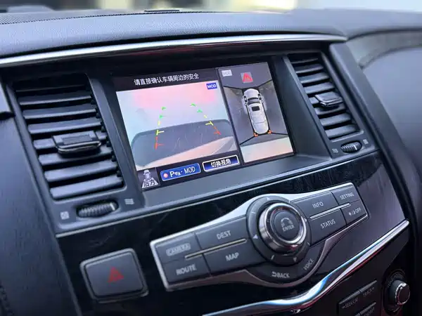 Infiniti QX80 2014