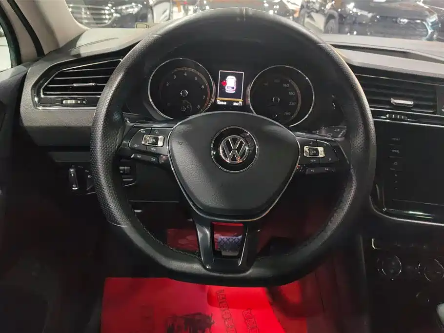 Volkswagen Tiguan L 2019 — фото 15