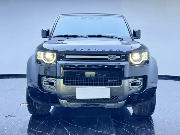 Land Rover Defender 2021
