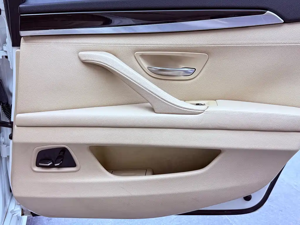 BMW 5 Series 2013 — фото 19