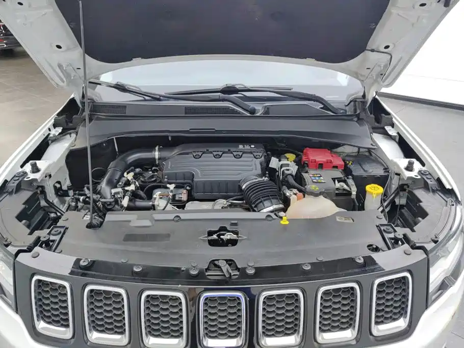 Jeep Compass 2020 — фото 10
