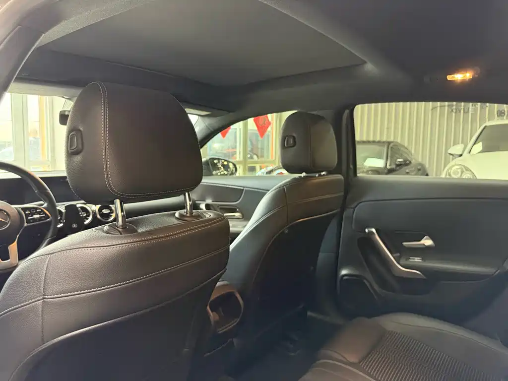 Mercedes-Benz A-Class 2020 — фото 13