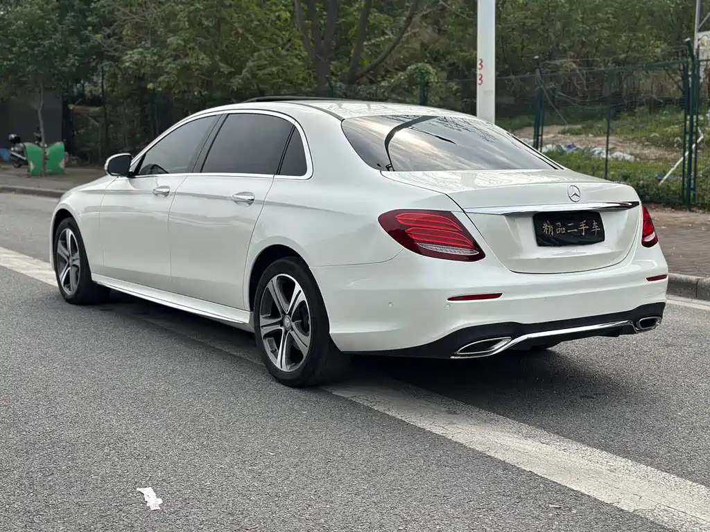 Mercedes-Benz E-Class 2017 — фото 11