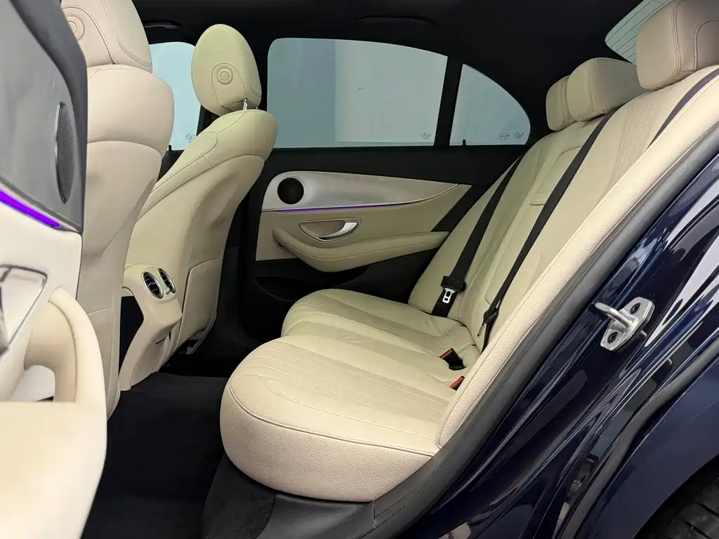 Mercedes-Benz E-Class 2019 — фото 15