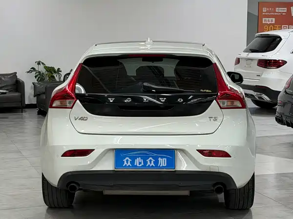 Volvo V40 2016